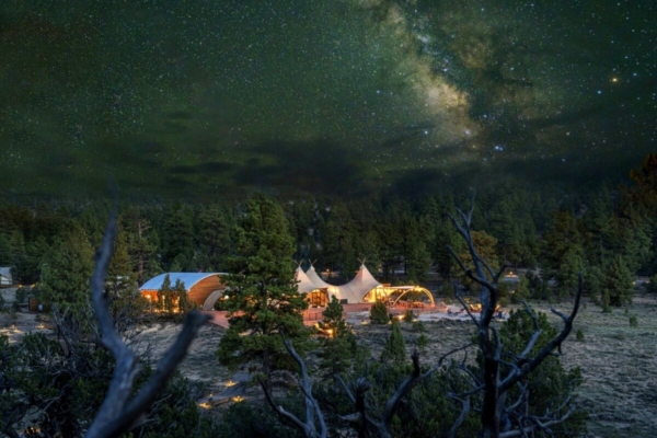 Deluxe Glamping Tent near Bryce Canyon: Stay in a deluxe glamping tent minutes from Bryce Canyon National Park, offering luxury amenities and stunning desert views.