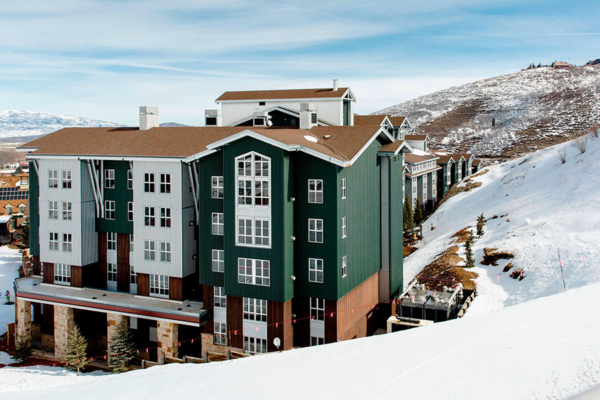 Snow-covered exterior of Marriott’s Mountainside at Park City, Utah, in a ski-in/ski-out setting.